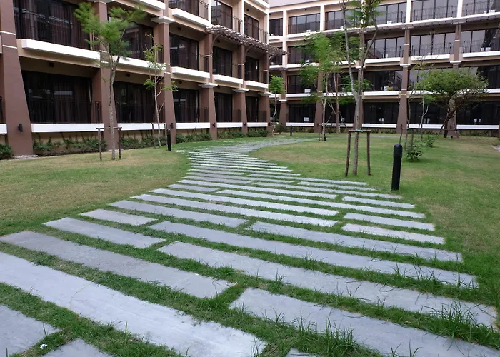 Summer Tree Hotel
