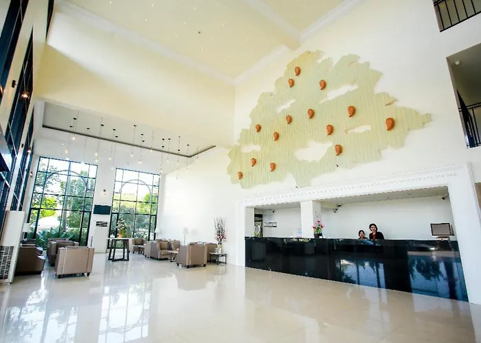 Summer Tree Hotel 5*